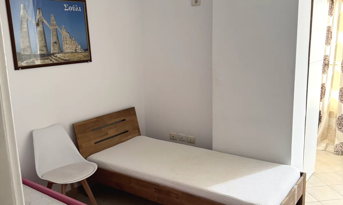 Shtepi me qera Apartament ne Tirane, 1+1, Mobilimi E mobiluar, Pagesa 40,000  Leke.