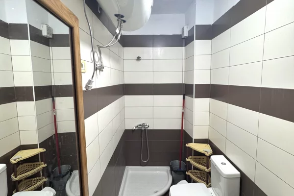 Shtepi me qera Apartament ne Tirane, 1+1, Mobilimi E mobiluar, Pagesa 40,000  Leke.