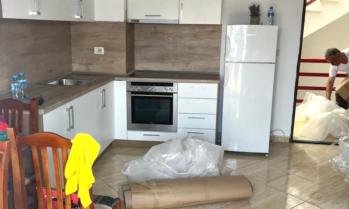 Shtepi me qera Apartament ne Tirane, 1+1, Mobilimi E mobiluar, Pagesa 450  Euro.