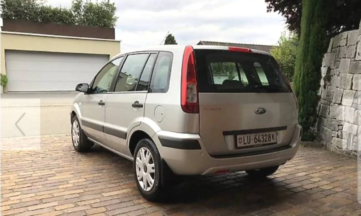Auto in Vendita a Elbasan, Ford, 2009 gasoline-gas,Kambio Automatik Pagamento 4,300  Euro.