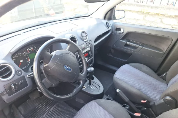 Auto in Vendita a Elbasan, Ford, 2009 gasoline-gas,Kambio Automatik Pagamento 4,300  Euro.