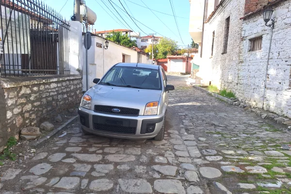 Auto in Vendita a Elbasan - 4,300 Euro