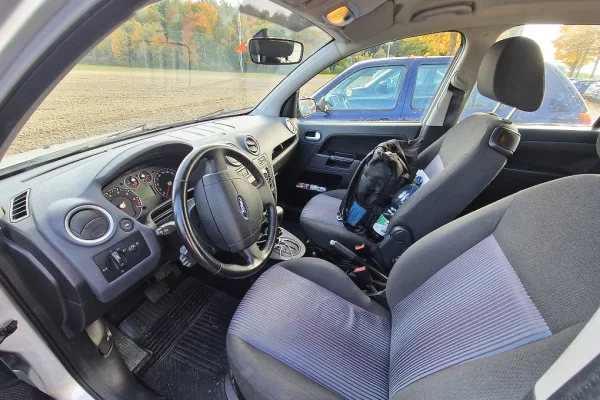 Auto in Vendita a Elbasan - 4,300 Euro