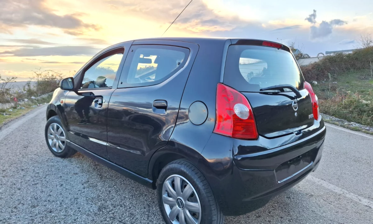 Auto in Vendita a Lushnja, Nissan, 2010 Benzine,Kambio Automatik Pagamento 4,200  Euro.