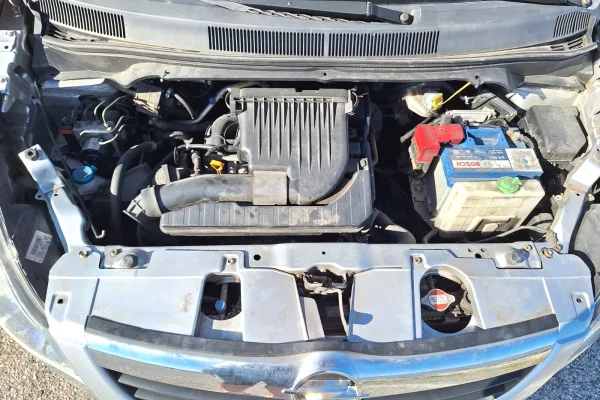 Auto in Vendita a Elbasan, Suzuki, 2012 gasoline-gas,Kambio Automatik Pagamento 4,600  Euro.