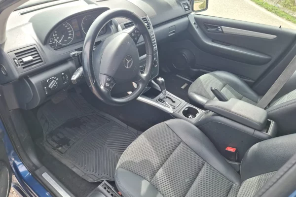 Auto in Vendita a Lushnja, Mercedes-Benz, 2013 gasoline-gas,Kambio Automatik Pagamento 5,500  Euro.