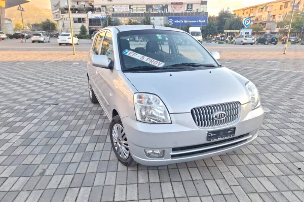 Auto in Vendita a Elbasan, KIA, 2007 Benzine,Kambio Automatik Pagamento 3,600  Euro.