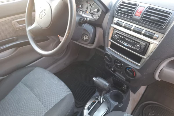 Auto in Vendita a Elbasan, KIA, 2007 Benzine,Kambio Automatik Pagamento 3,600  Euro.