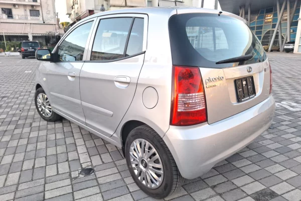 Auto in Vendita a Elbasan - 3,600 Euro