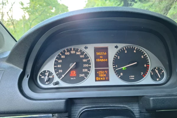 Auto in Vendita a Elbasan, Mercedes-Benz, 2010 gasoline-gas,Kambio Automatik Pagamento 5,200  Euro.