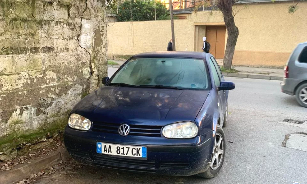 Auto in Vendita a Elbasan, Volkswagen, 2000 Benzine,Kambio Manual Pagamento 15,000  Euro.