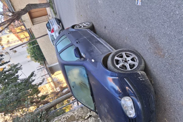 Auto in Vendita a Elbasan, Volkswagen, 2000 Benzine,Kambio Manual Pagamento 15,000  Euro.