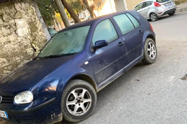 Auto in Vendita a Elbasan - 15,000 Euro