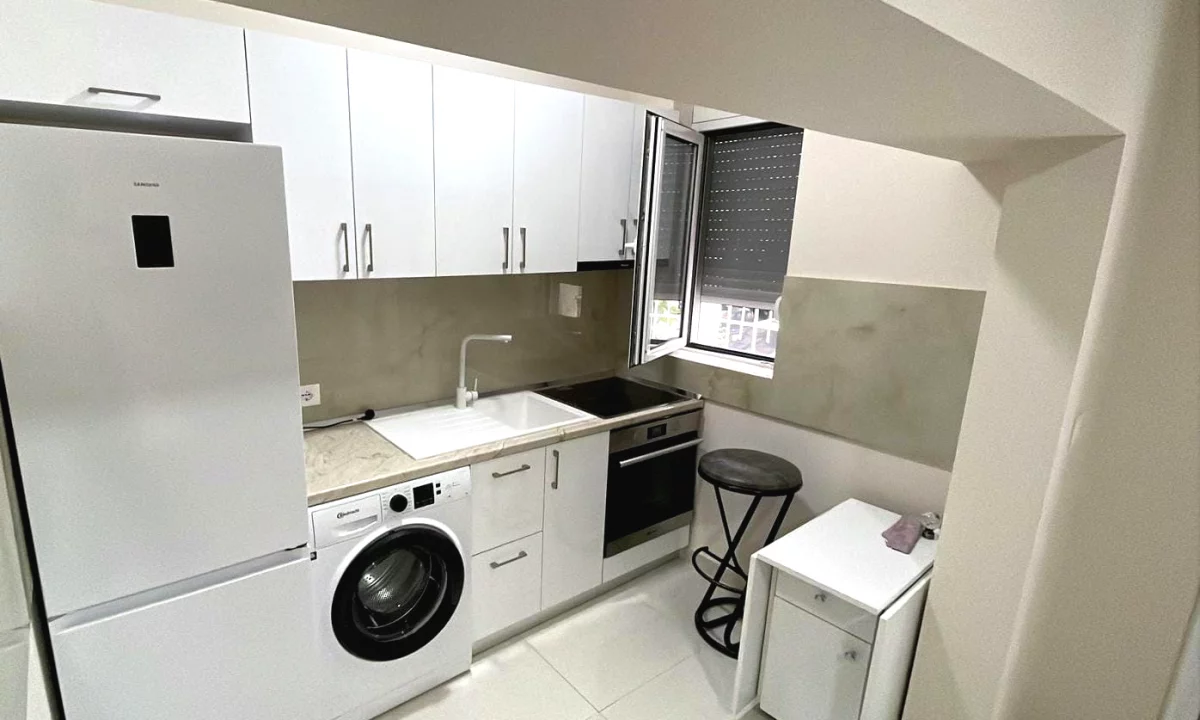 Shtepi me qera Apartament ne Tirane, 1+1, Mobilimi E mobiluar, Pagesa 45,000  Leke.