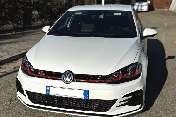 Makina ne shitje ne Tirane - 22,000 Euro