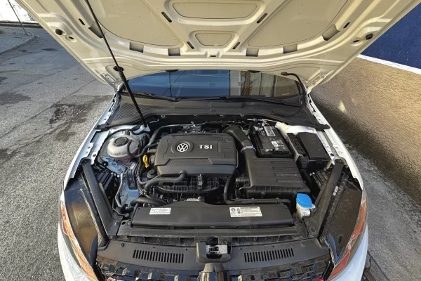 Makina ne shitje ne Tirane, Volkswagen, 2020 Benzine,Kambio Automatik Pagesa 22,000  Euro.