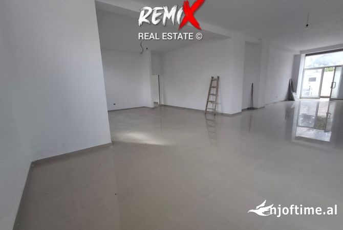 Ambiente Commerciale in Vendita 3+1 a Durazzo - 260,000 Euro