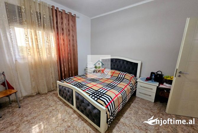 Shtepi ne shitje Shtepi Private ne Durres, 7+1, Mobilimi E mobiluar, Pagesa 400,000  Euro.