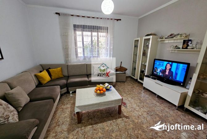 Shtepi ne shitje Shtepi Private ne Durres, 7+1, Mobilimi E mobiluar, Pagesa 400,000  Euro.