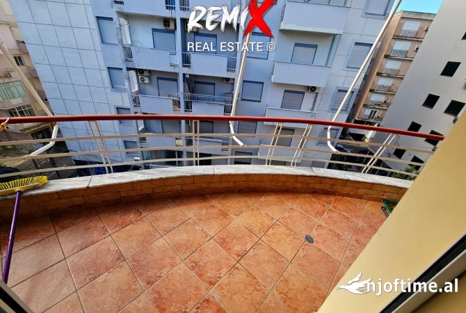 Shtepi ne shitje Apartament ne Durres, 2+1, Mobilimi E mobiluar, Pagesa 80,000  Euro.