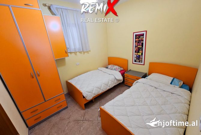 Shtepi ne shitje Apartament ne Durres, 2+1, Mobilimi E mobiluar, Pagesa 80,000  Euro.