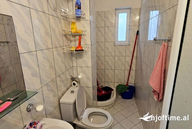 Shtepi ne shitje Apartament ne Durres, 2+1, Mobilimi E mobiluar, Pagesa 80,000  Euro.