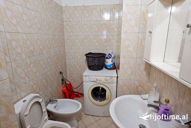 Shtepi ne shitje Apartament ne Durres, 2+1, Mobilimi E mobiluar, Pagesa 80,000  Euro.