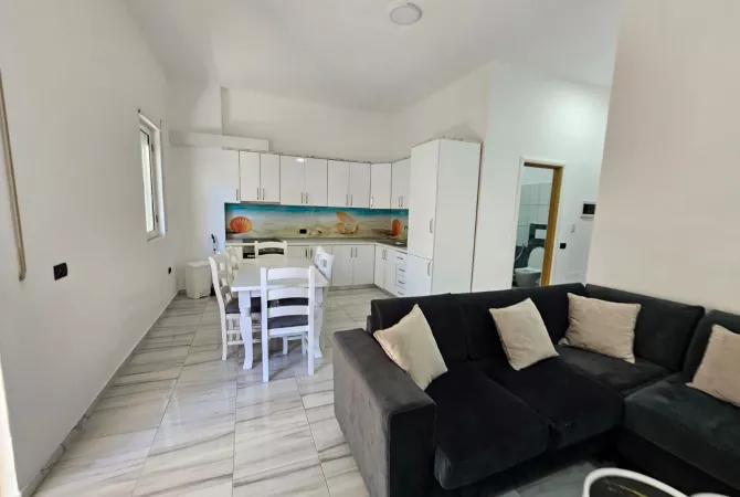 Shtepi ne shitje Apartament ne Durres, 2+1, Mobilimi E mobiluar, Pagesa 105,000  Euro.