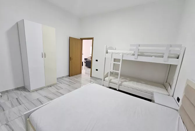 Shtepi ne shitje Apartament ne Durres, 2+1, Mobilimi E mobiluar, Pagesa 105,000  Euro.