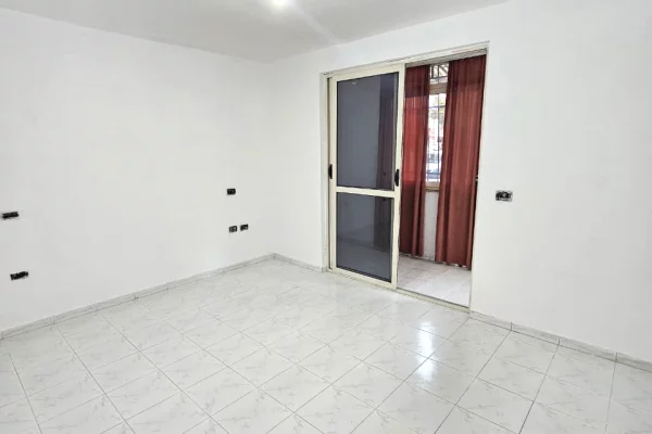 Appartamento in vendita a Durazzo 3+1, Vuoto