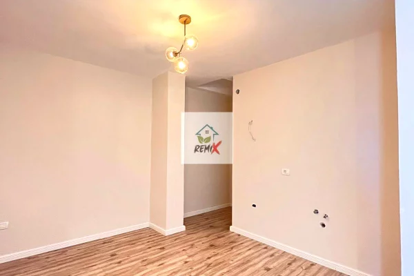 Appartamento in vendita a Durazzo 1+1, Vuoto