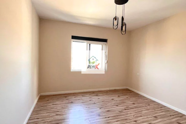 Appartamento in vendita a Durazzo 1+1, Vuoto