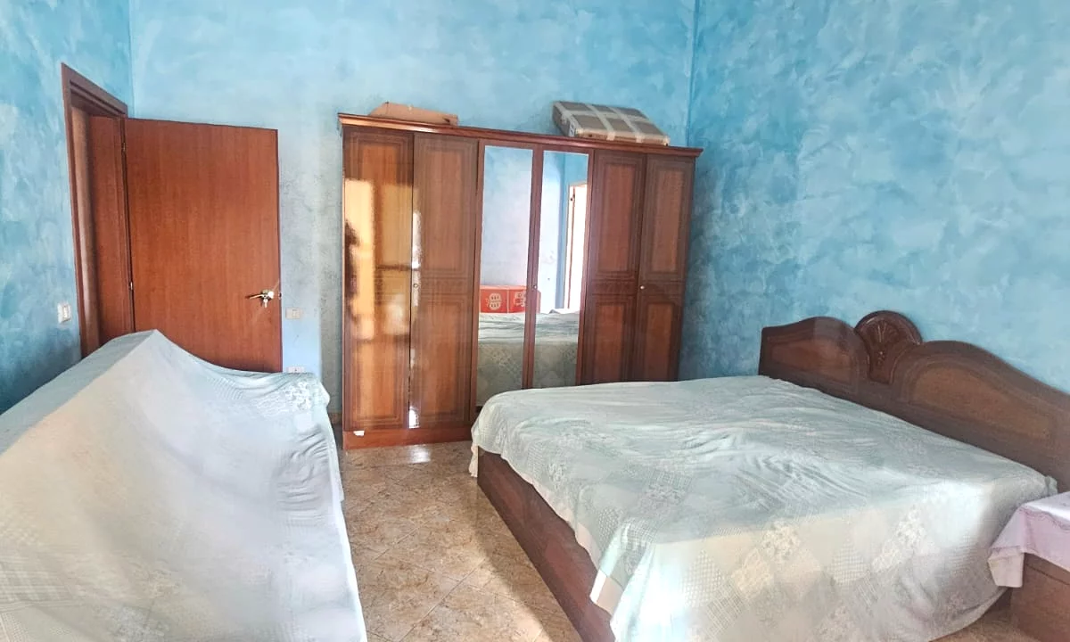 Shtepi ne shitje Apartament ne Durres, 3+1, Mobilimi E mobiluar, Pagesa 255,000  Euro.