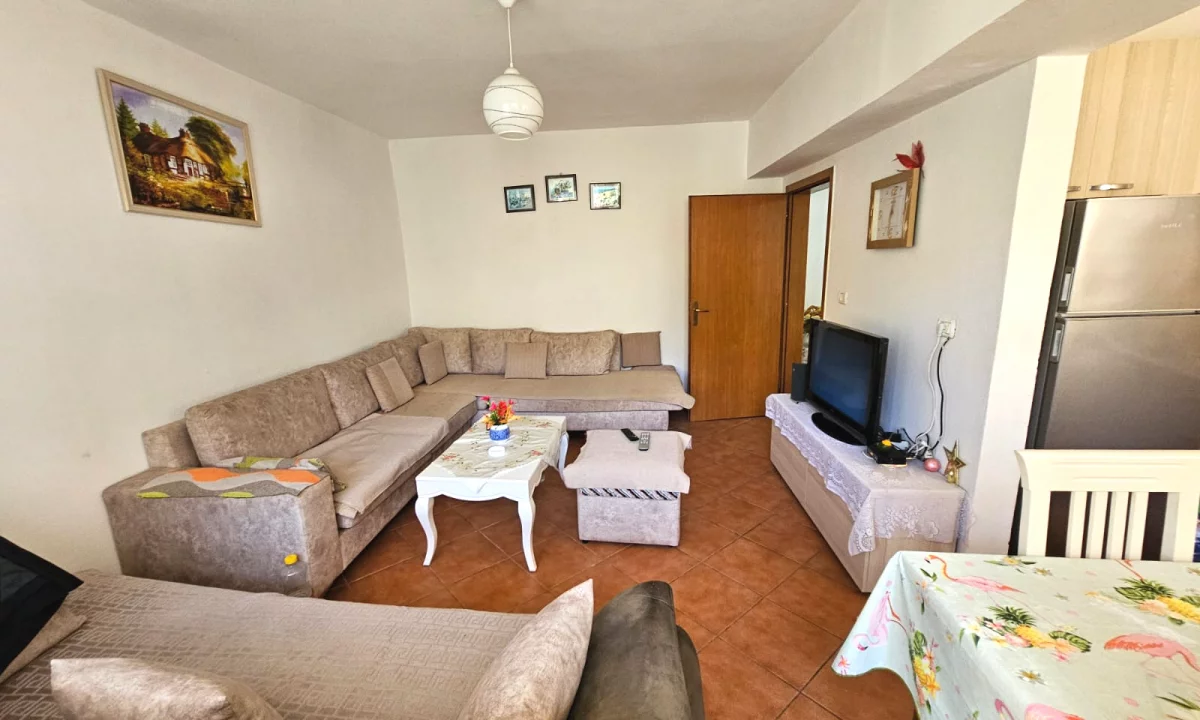 Shtepi ne shitje Apartament ne Durres, 1+1, Mobilimi E mobiluar, Pagesa 7,500,000  Leke.