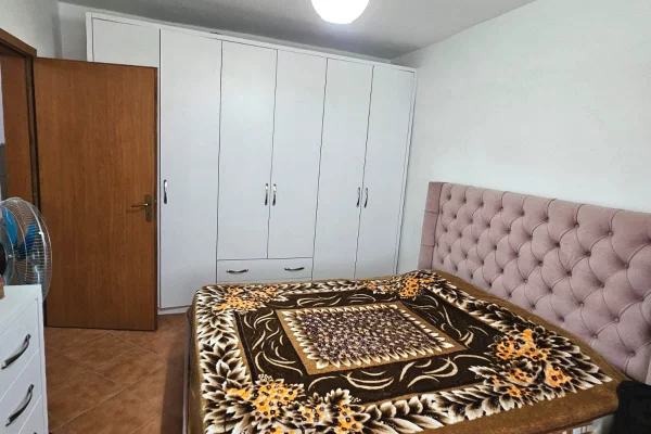 Shtepi ne shitje Apartament ne Durres, 1+1, Mobilimi E mobiluar, Pagesa 7,500,000  Leke.