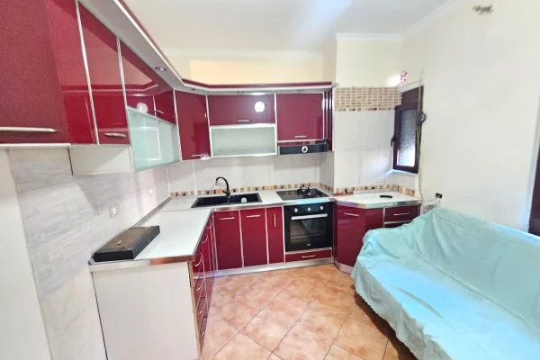 Shtepi ne shitje Apartament ne Durres, 2+1, Mobilimi E mobiluar, Pagesa 85,000  Euro.