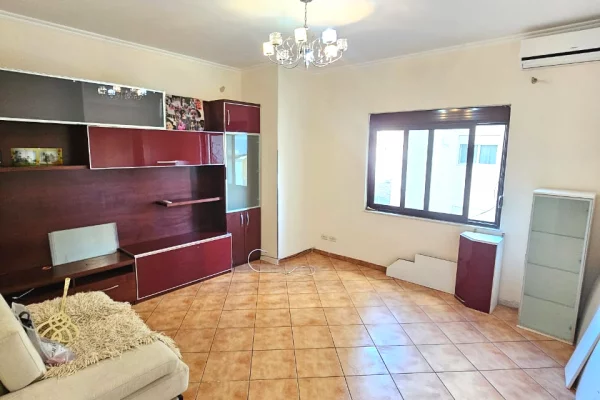 Shtepi ne shitje Apartament ne Durres, 2+1, Mobilimi E mobiluar, Pagesa 85,000  Euro.
