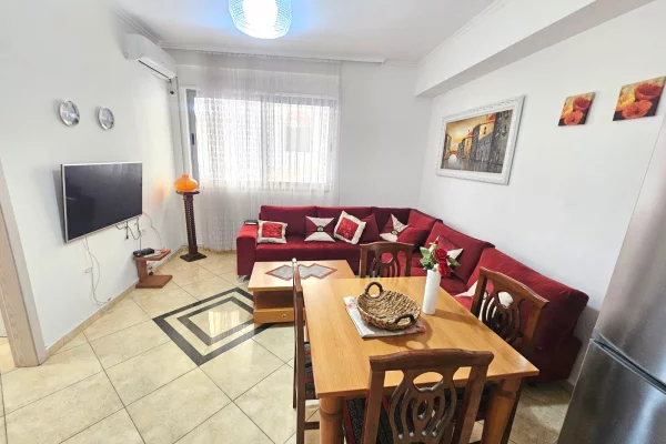 Shtepi me qera Apartament ne Durres, 2+1, Mobilimi E mobiluar, Pagesa 350  Euro.