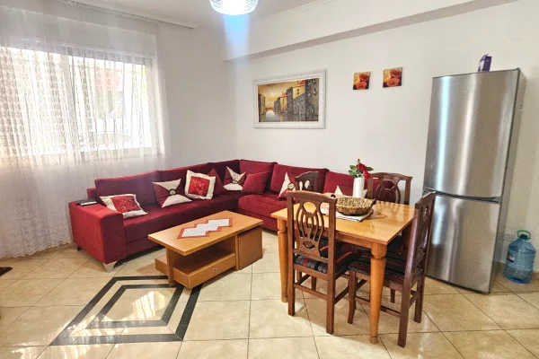 Shtepi me qera Apartament ne Durres, 2+1, Mobilimi E mobiluar, Pagesa 350  Euro.