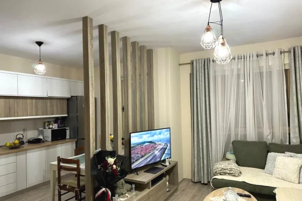 Shtepi me qera Apartament ne Durres, 1+1, Mobilimi E mobiluar, Pagesa 40,000  Leke.