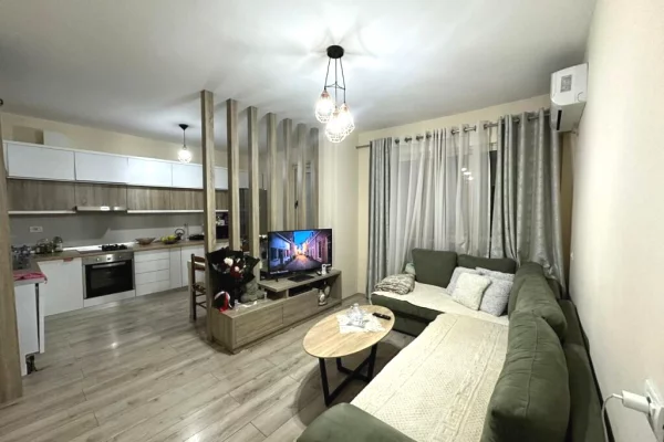 Shtepi me qera Apartament ne Durres, 1+1, Mobilimi E mobiluar, Pagesa 40,000  Leke.