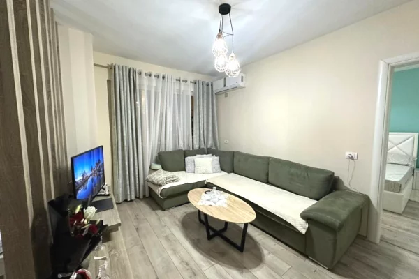 Shtepi me qera Apartament ne Durres, 1+1, Mobilimi E mobiluar, Pagesa 40,000  Leke.