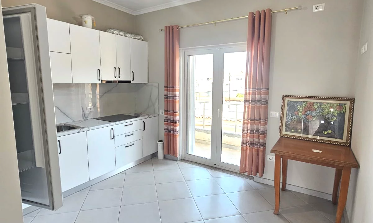 Shtepi me qera Apartament ne Durres, 2+1, Mobilimi E mobiluar, Pagesa 400  Euro.