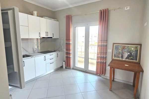 JEPET ME QERA SUPER APARTAMENT 2+1 NE ISH KËNETË DURRËS