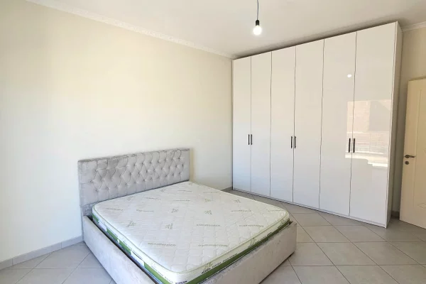 Shtepi me qera Apartament ne Durres, 2+1, Mobilimi E mobiluar, Pagesa 400  Euro.