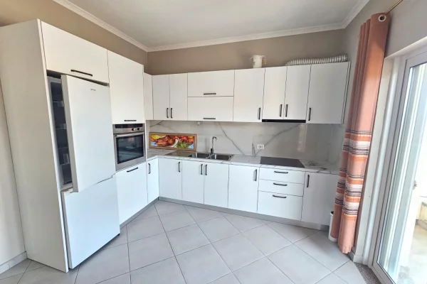 Shtepi me qera Apartament ne Durres, 2+1, Mobilimi E mobiluar, Pagesa 400  Euro.