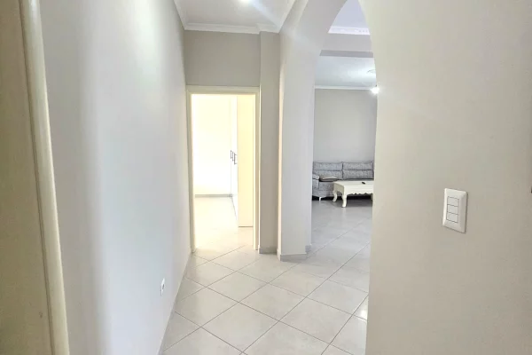 Shtepi me qera Apartament ne Durres, 2+1, Mobilimi E mobiluar, Pagesa 400  Euro.