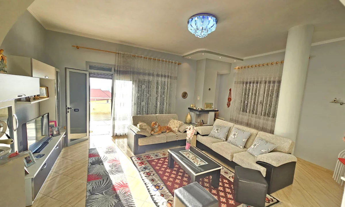 Shtepi me qera Shtepi Private ne Durres, 3+1, Mobilimi E mobiluar, Pagesa 500  Euro.