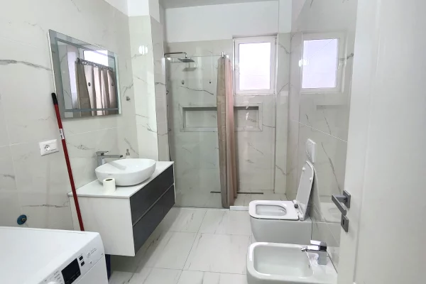 Shtepi me qera Apartament ne Durres, 2+1, Mobilimi E mobiluar, Pagesa 400  Euro.