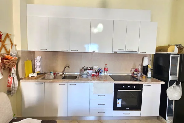 Shtepi ne shitje Apartament ne Durres, 1+1, Mobilimi E mobiluar, Pagesa 130,000  Euro.